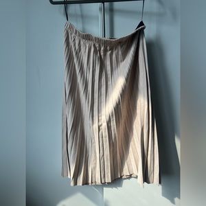 Zara dusty rose faux suede pleated skirt. Size XL